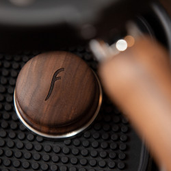 Flair 58 Tamper aus Walnussholz